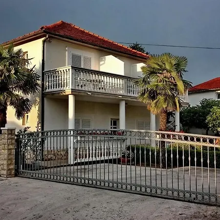 Micin Πανσιόν