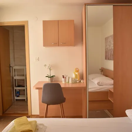 Micin Πανσιόν 3*