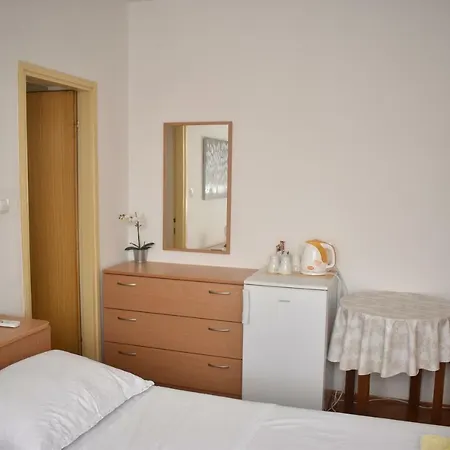 Micin Πανσιόν 3*